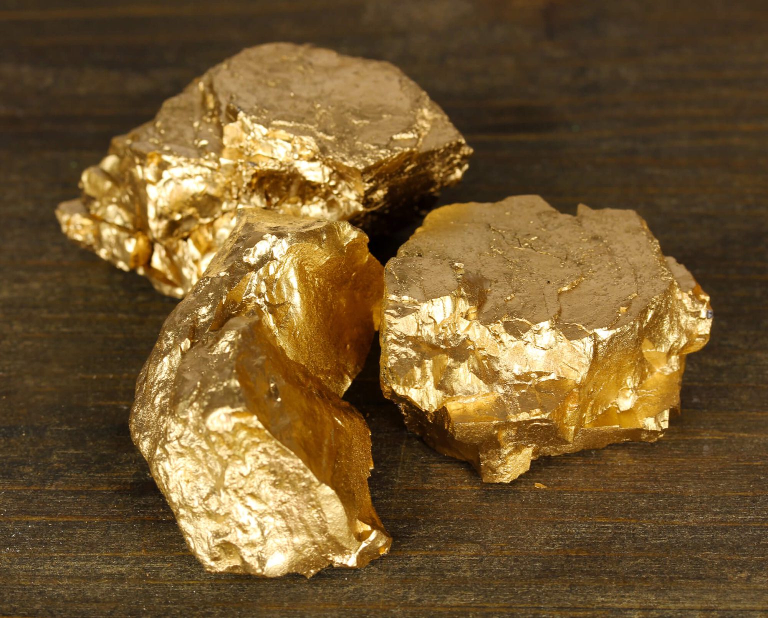 Does Gold Tarnish? Debunking Gold Myths [Expert Guide]